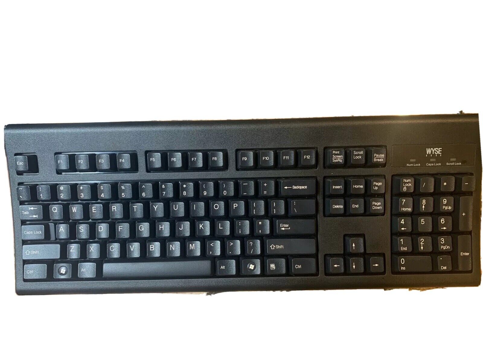 Wyse 770413-01L 104 Key PS/2 Desktop Keyboard