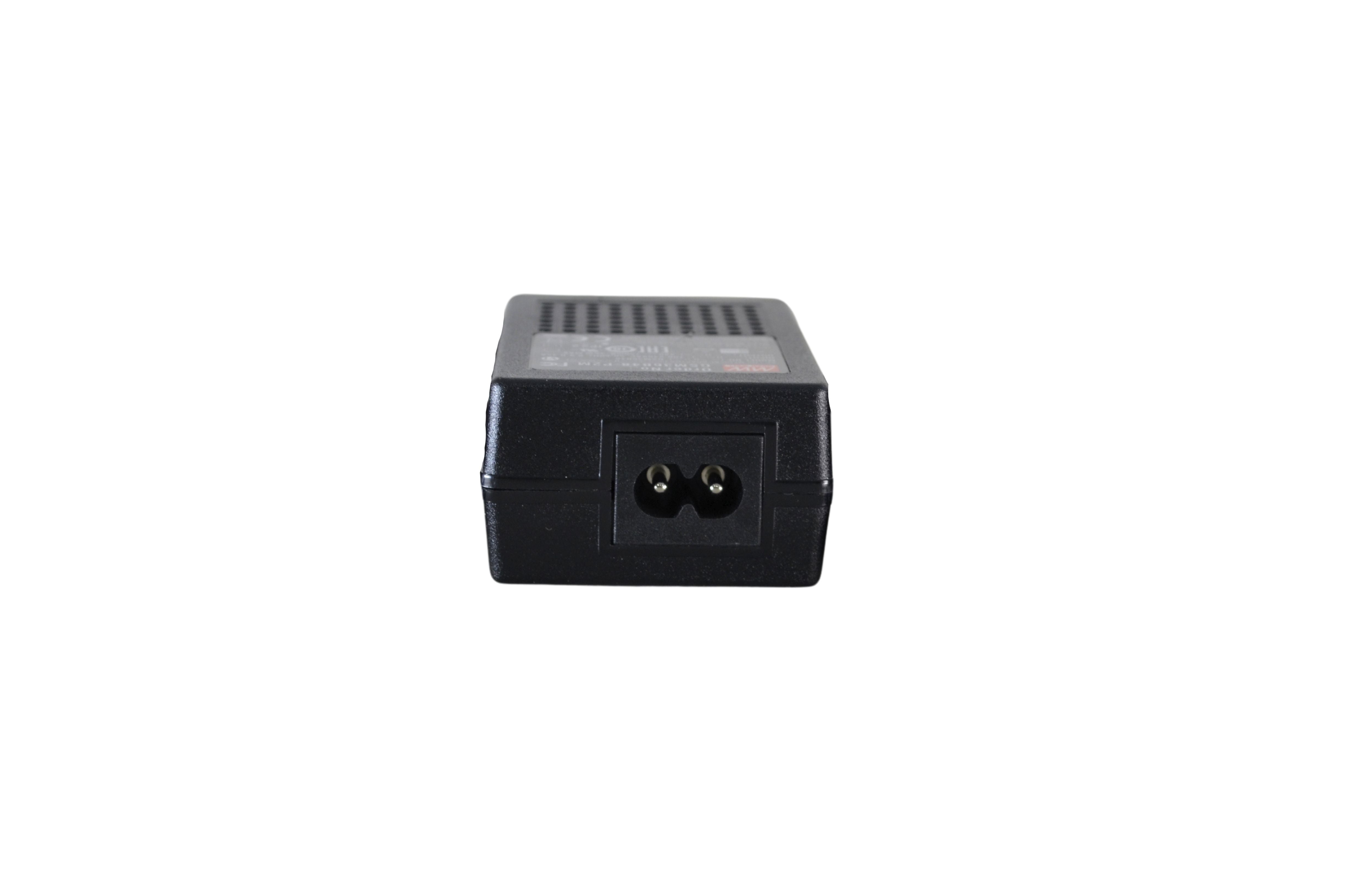 Transition Networks SPOEB1013-105-N Stand-alone Fast Ethernet PoE Media Converter
