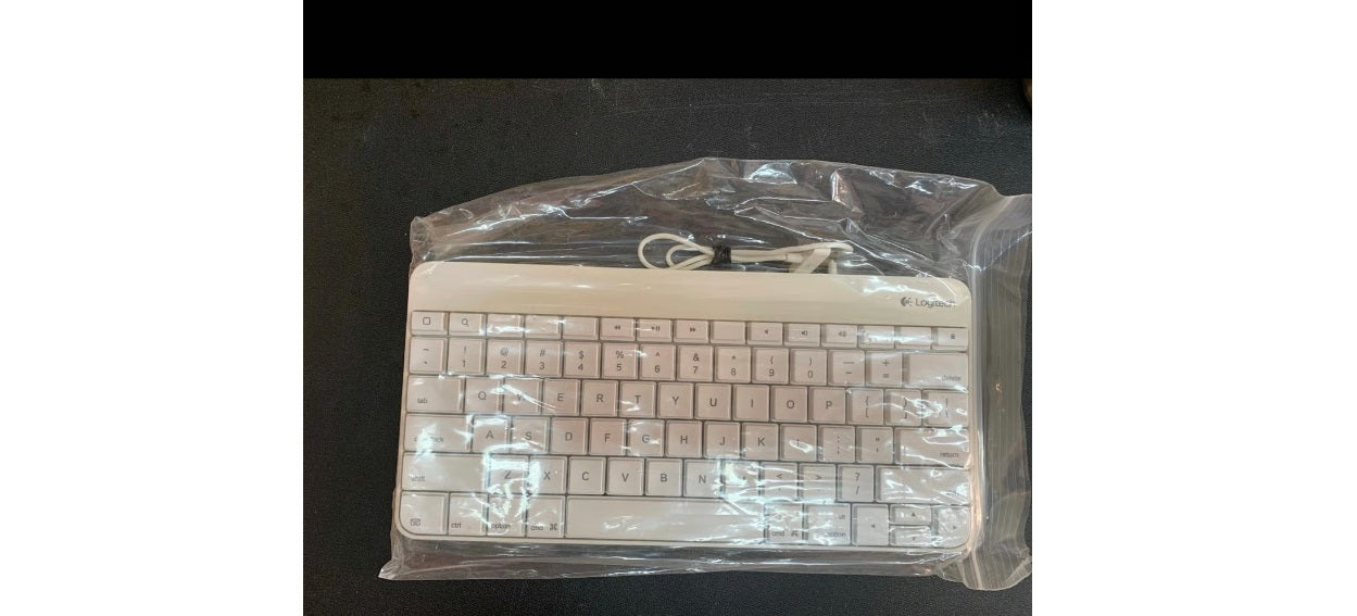 Logitech 920-005843 30-pin Wired Keyboard for iPad